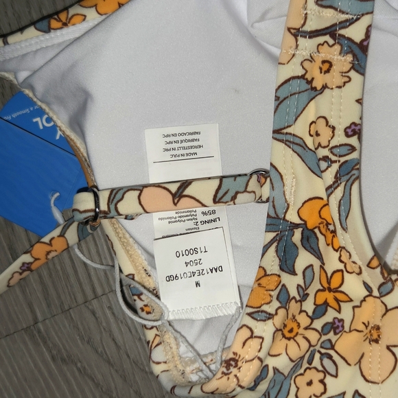 Nwt Cupshe Floral Bikini with Blue and Cream Accents - Picture 6 of 7